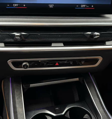 Білий БМВ X7, об'ємом двигуна 3 л та пробігом 60 тис. км за 99999 $, фото 27 на Automoto.ua