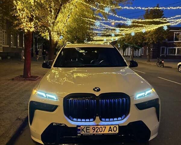 Белый БМВ X7, объемом двигателя 3 л и пробегом 24 тыс. км за 110000 $, фото 9 на Automoto.ua