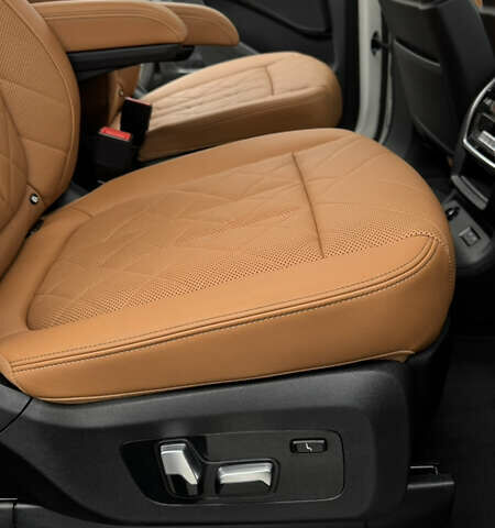 Білий БМВ X7, об'ємом двигуна 3 л та пробігом 60 тис. км за 99999 $, фото 50 на Automoto.ua