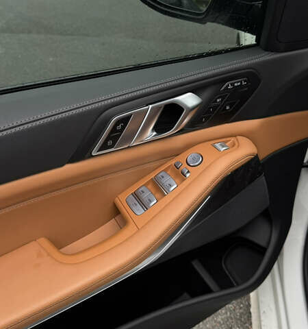 Білий БМВ X7, об'ємом двигуна 3 л та пробігом 60 тис. км за 99999 $, фото 32 на Automoto.ua