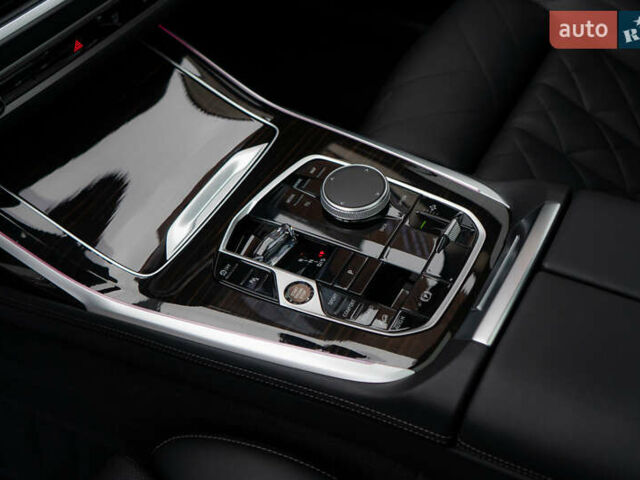 Белый БМВ X7, объемом двигателя 3 л и пробегом 75 тыс. км за 86000 $, фото 25 на Automoto.ua