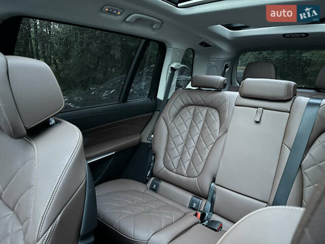 Белый БМВ X7, объемом двигателя 3 л и пробегом 11 тыс. км за 95000 $, фото 33 на Automoto.ua