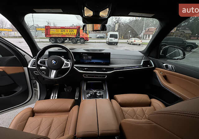 Білий БМВ X7, об'ємом двигуна 3 л та пробігом 60 тис. км за 99999 $, фото 39 на Automoto.ua