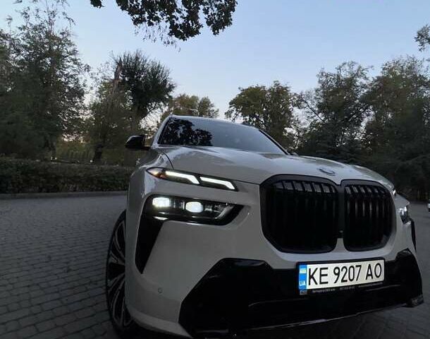 Белый БМВ X7, объемом двигателя 3 л и пробегом 24 тыс. км за 110000 $, фото 19 на Automoto.ua