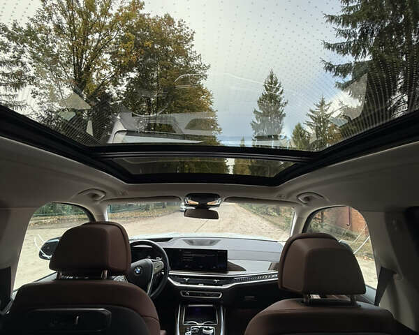 Белый БМВ X7, объемом двигателя 3 л и пробегом 48 тыс. км за 90000 $, фото 6 на Automoto.ua