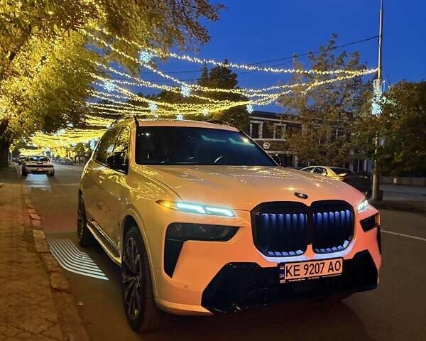 Белый БМВ X7, объемом двигателя 3 л и пробегом 24 тыс. км за 110000 $, фото 1 на Automoto.ua