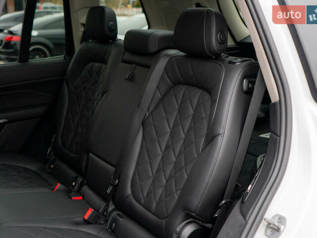 Белый БМВ X7, объемом двигателя 3 л и пробегом 75 тыс. км за 86000 $, фото 38 на Automoto.ua