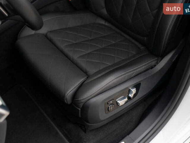 Белый БМВ X7, объемом двигателя 3 л и пробегом 75 тыс. км за 86000 $, фото 28 на Automoto.ua