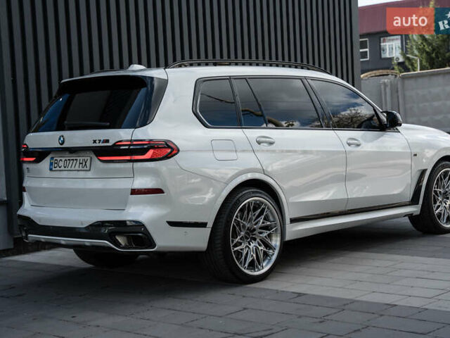 Белый БМВ X7, объемом двигателя 3 л и пробегом 27 тыс. км за 121000 $, фото 2 на Automoto.ua