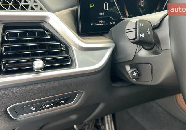 Белый БМВ X7, объемом двигателя 3 л и пробегом 115 тыс. км за 115000 $, фото 13 на Automoto.ua