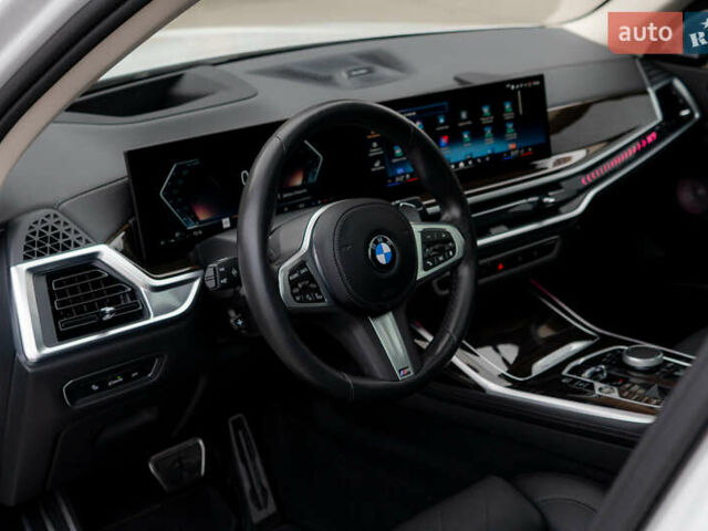 Белый БМВ X7, объемом двигателя 3 л и пробегом 75 тыс. км за 86000 $, фото 24 на Automoto.ua