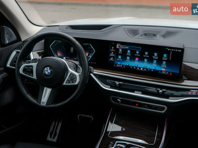 Белый БМВ X7, объемом двигателя 3 л и пробегом 75 тыс. км за 86000 $, фото 53 на Automoto.ua