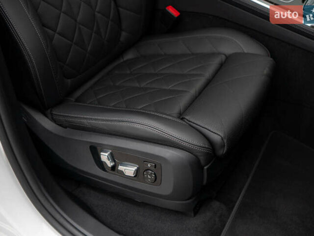 Белый БМВ X7, объемом двигателя 3 л и пробегом 75 тыс. км за 86000 $, фото 52 на Automoto.ua