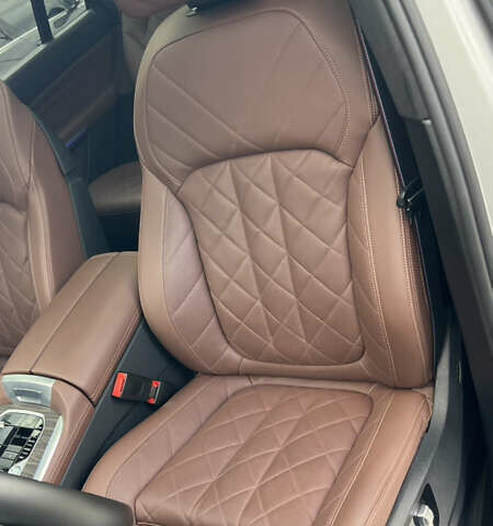 Белый БМВ X7, объемом двигателя 3 л и пробегом 115 тыс. км за 112000 $, фото 22 на Automoto.ua