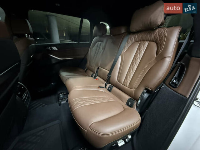 Белый БМВ X7, объемом двигателя 2.99 л и пробегом 48 тыс. км за 123000 $, фото 21 на Automoto.ua