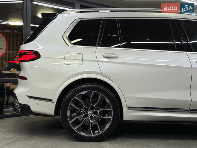 Белый БМВ X7, объемом двигателя 2.99 л и пробегом 48 тыс. км за 123000 $, фото 13 на Automoto.ua