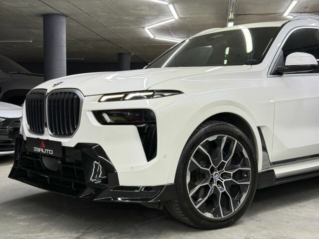 Белый БМВ X7, объемом двигателя 3 л и пробегом 48 тыс. км за 123000 $, фото 7 на Automoto.ua
