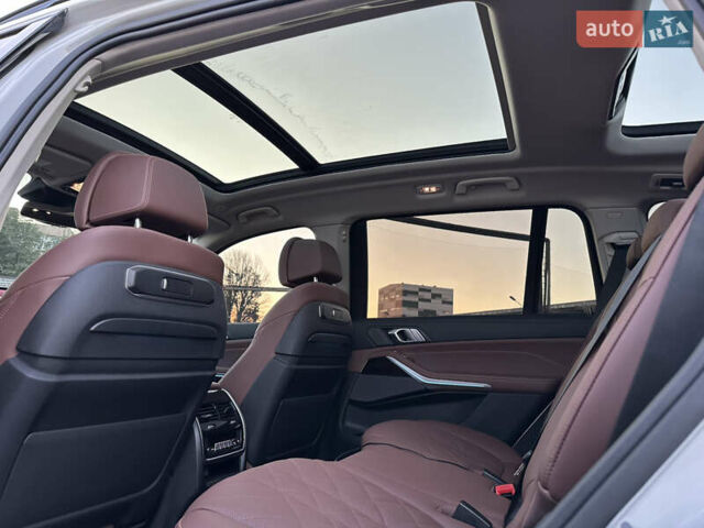 Белый БМВ X7, объемом двигателя 3 л и пробегом 11 тыс. км за 95000 $, фото 13 на Automoto.ua