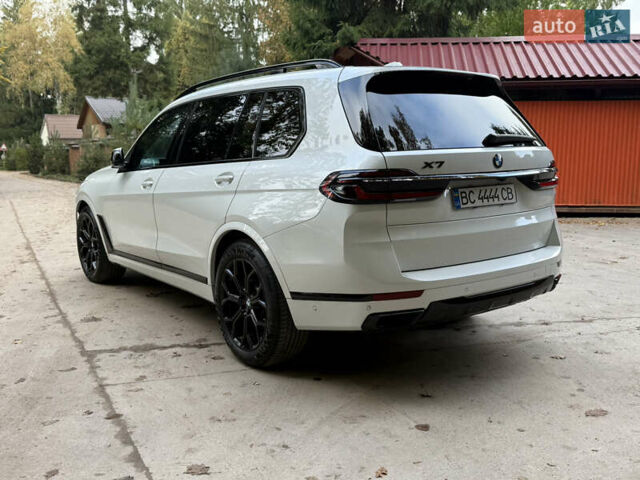 Белый БМВ X7, объемом двигателя 3 л и пробегом 48 тыс. км за 90000 $, фото 3 на Automoto.ua