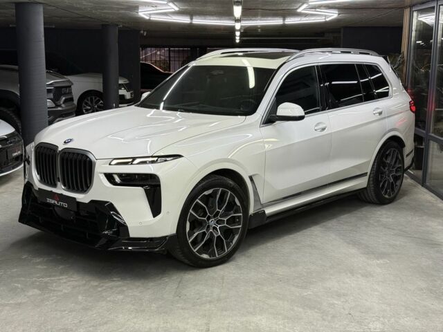 Белый БМВ X7, объемом двигателя 3 л и пробегом 48 тыс. км за 123000 $, фото 4 на Automoto.ua