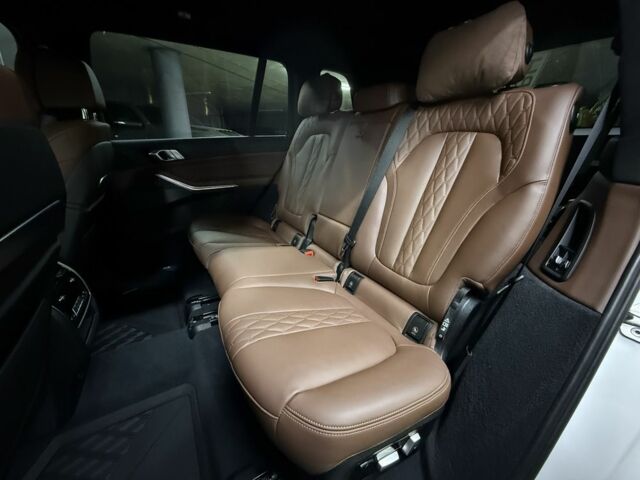 Белый БМВ X7, объемом двигателя 3 л и пробегом 48 тыс. км за 123000 $, фото 17 на Automoto.ua