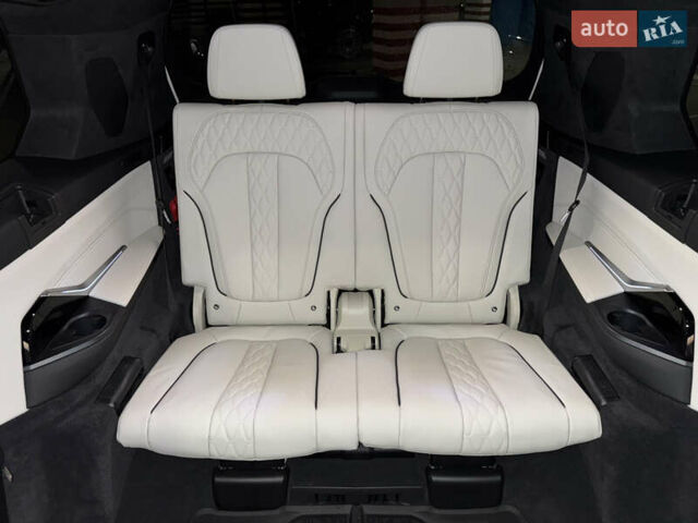 Белый БМВ X7, объемом двигателя 4.39 л и пробегом 35 тыс. км за 149900 $, фото 39 на Automoto.ua