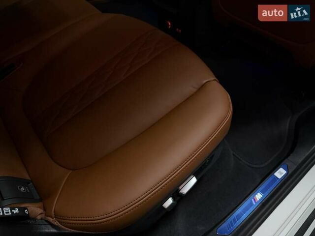 Белый БМВ X7, объемом двигателя 3 л и пробегом 1 тыс. км за 157500 $, фото 68 на Automoto.ua