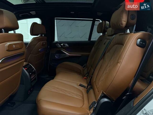 Белый БМВ X7, объемом двигателя 3 л и пробегом 1 тыс. км за 146900 $, фото 53 на Automoto.ua