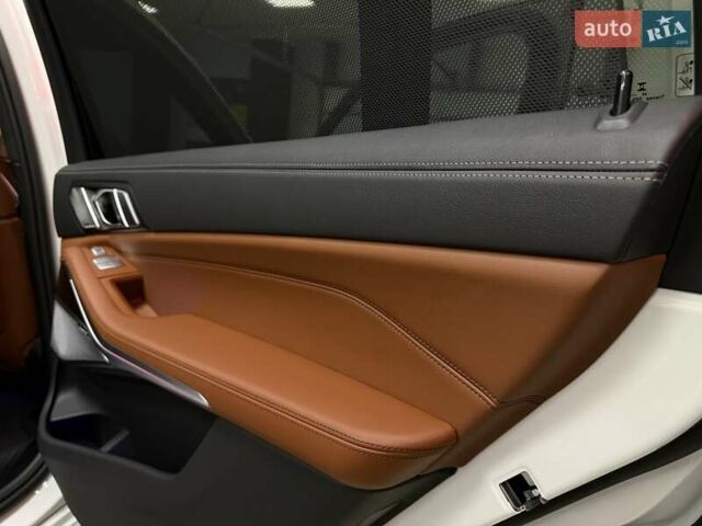 Белый БМВ X7, объемом двигателя 3 л и пробегом 1 тыс. км за 157500 $, фото 63 на Automoto.ua