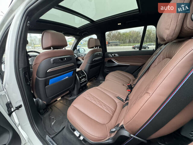 Белый БМВ X7, объемом двигателя 2.99 л и пробегом 34 тыс. км за 134000 $, фото 19 на Automoto.ua