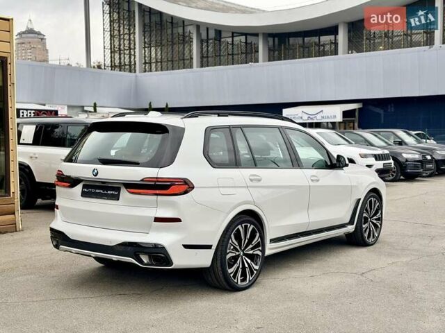 Белый БМВ X7, объемом двигателя 3 л и пробегом 1 тыс. км за 148999 $, фото 5 на Automoto.ua