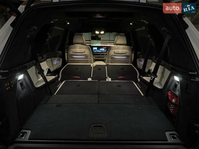 Белый БМВ X7, объемом двигателя 4.39 л и пробегом 35 тыс. км за 149900 $, фото 74 на Automoto.ua