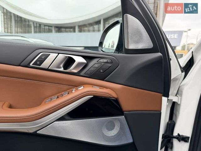 Белый БМВ X7, объемом двигателя 3 л и пробегом 1 тыс. км за 148999 $, фото 17 на Automoto.ua