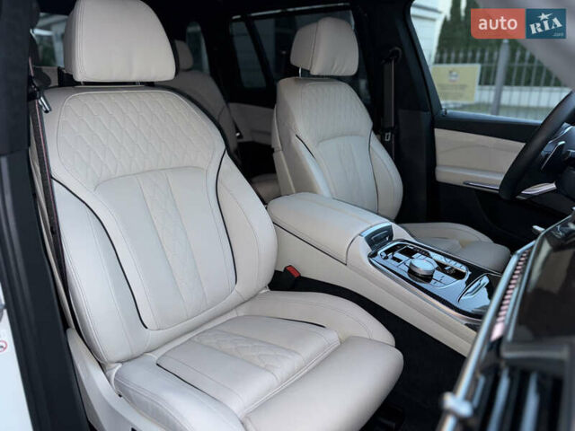 Белый БМВ X7, объемом двигателя 4.39 л и пробегом 35 тыс. км за 149900 $, фото 13 на Automoto.ua