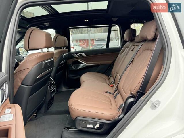 Білий БМВ X7, об'ємом двигуна 3 л та пробігом 1 тис. км за 153500 $, фото 42 на Automoto.ua