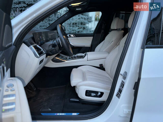 Белый БМВ X7, объемом двигателя 4.39 л и пробегом 35 тыс. км за 149900 $, фото 10 на Automoto.ua