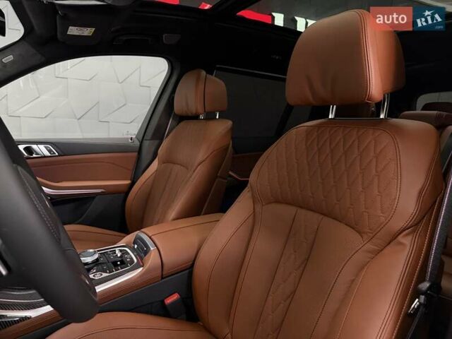 Белый БМВ X7, объемом двигателя 3 л и пробегом 1 тыс. км за 157500 $, фото 49 на Automoto.ua