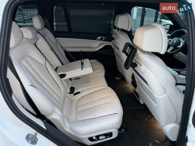 Белый БМВ X7, объемом двигателя 4.39 л и пробегом 35 тыс. км за 149900 $, фото 15 на Automoto.ua