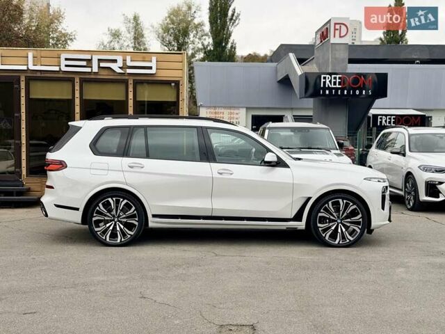 Белый БМВ X7, объемом двигателя 3 л и пробегом 1 тыс. км за 148999 $, фото 3 на Automoto.ua