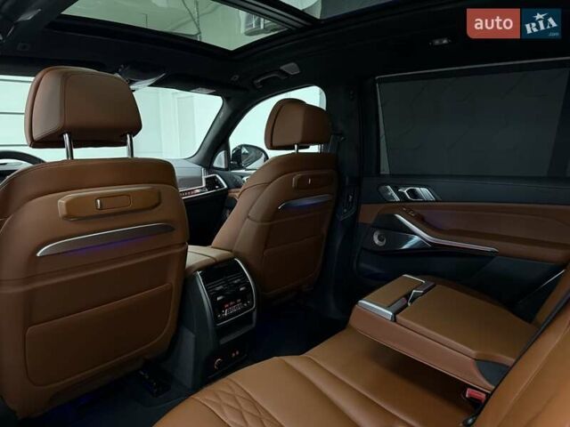 Белый БМВ X7, объемом двигателя 3 л и пробегом 1 тыс. км за 157500 $, фото 57 на Automoto.ua