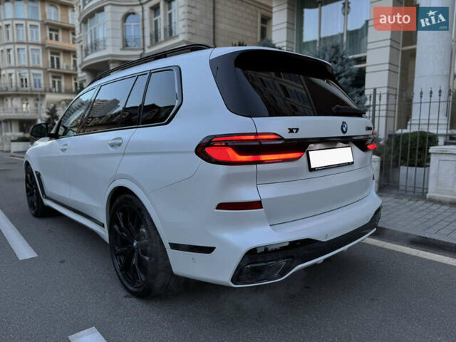 Белый БМВ X7, объемом двигателя 4.39 л и пробегом 35 тыс. км за 149900 $, фото 5 на Automoto.ua