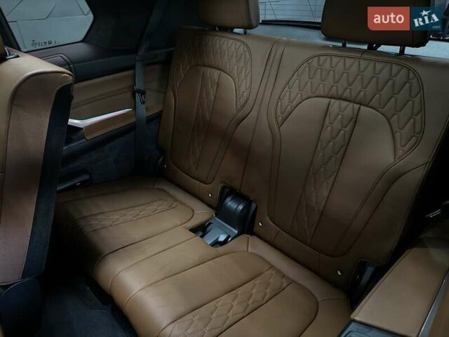 Белый БМВ X7, объемом двигателя 3 л и пробегом 1 тыс. км за 157500 $, фото 61 на Automoto.ua