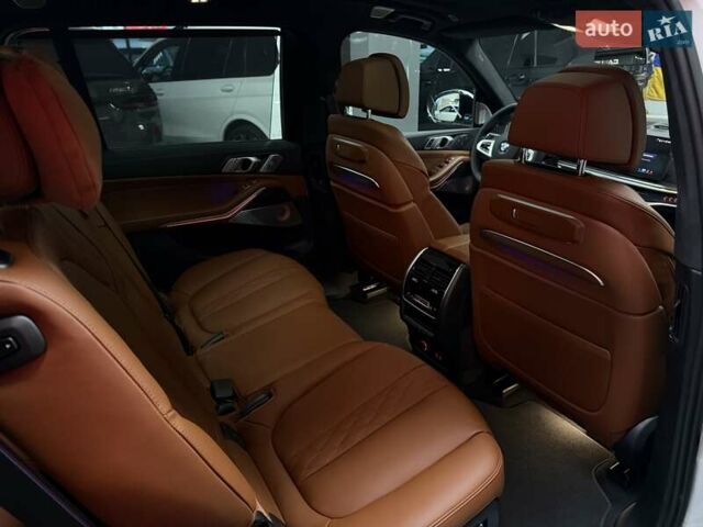 Белый БМВ X7, объемом двигателя 3 л и пробегом 1 тыс. км за 146900 $, фото 58 на Automoto.ua