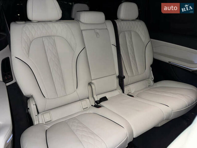 Белый БМВ X7, объемом двигателя 4.39 л и пробегом 35 тыс. км за 149900 $, фото 33 на Automoto.ua