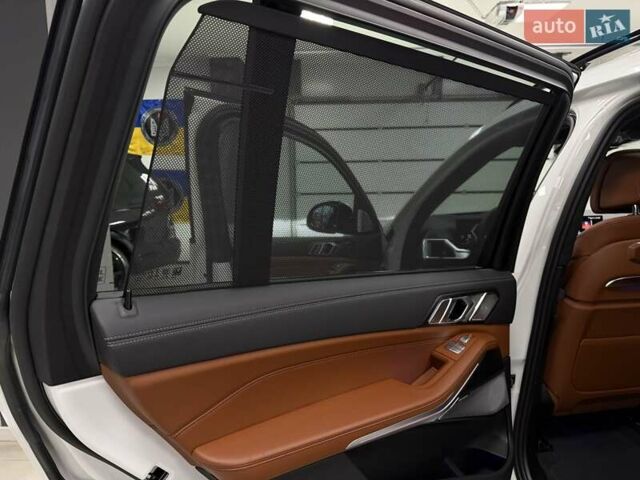 Белый БМВ X7, объемом двигателя 3 л и пробегом 1 тыс. км за 146900 $, фото 49 на Automoto.ua