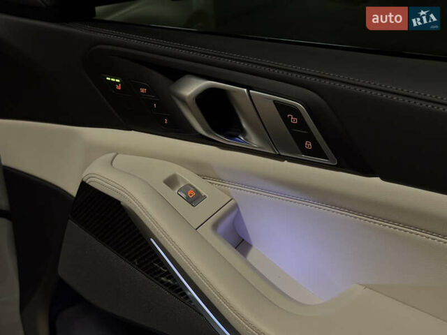Белый БМВ X7, объемом двигателя 4.39 л и пробегом 35 тыс. км за 149900 $, фото 80 на Automoto.ua