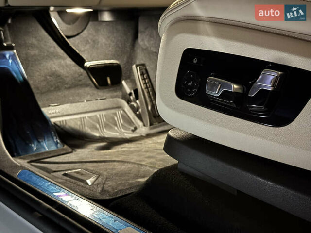 Белый БМВ X7, объемом двигателя 4.39 л и пробегом 35 тыс. км за 149900 $, фото 27 на Automoto.ua