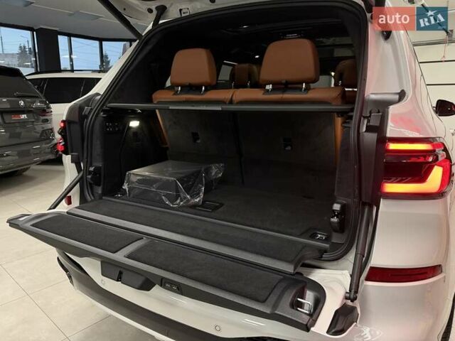 Белый БМВ X7, объемом двигателя 3 л и пробегом 1 тыс. км за 146900 $, фото 66 на Automoto.ua