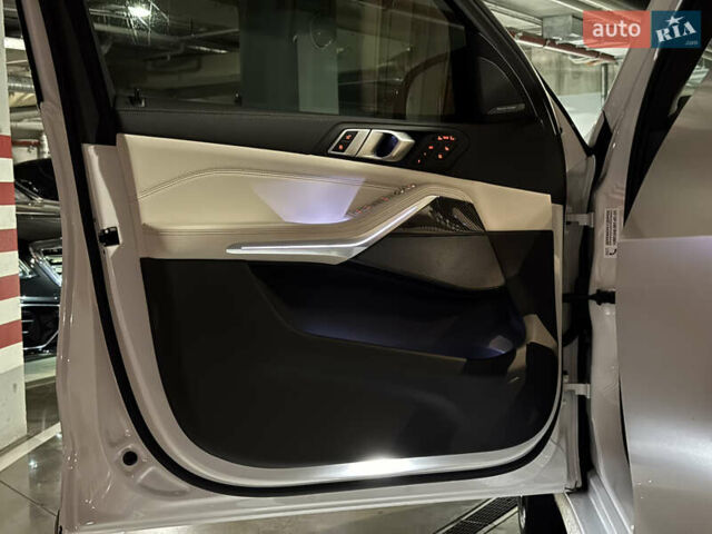 Белый БМВ X7, объемом двигателя 4.39 л и пробегом 35 тыс. км за 149900 $, фото 75 на Automoto.ua