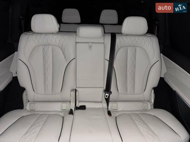 Белый БМВ X7, объемом двигателя 4.39 л и пробегом 35 тыс. км за 149900 $, фото 36 на Automoto.ua